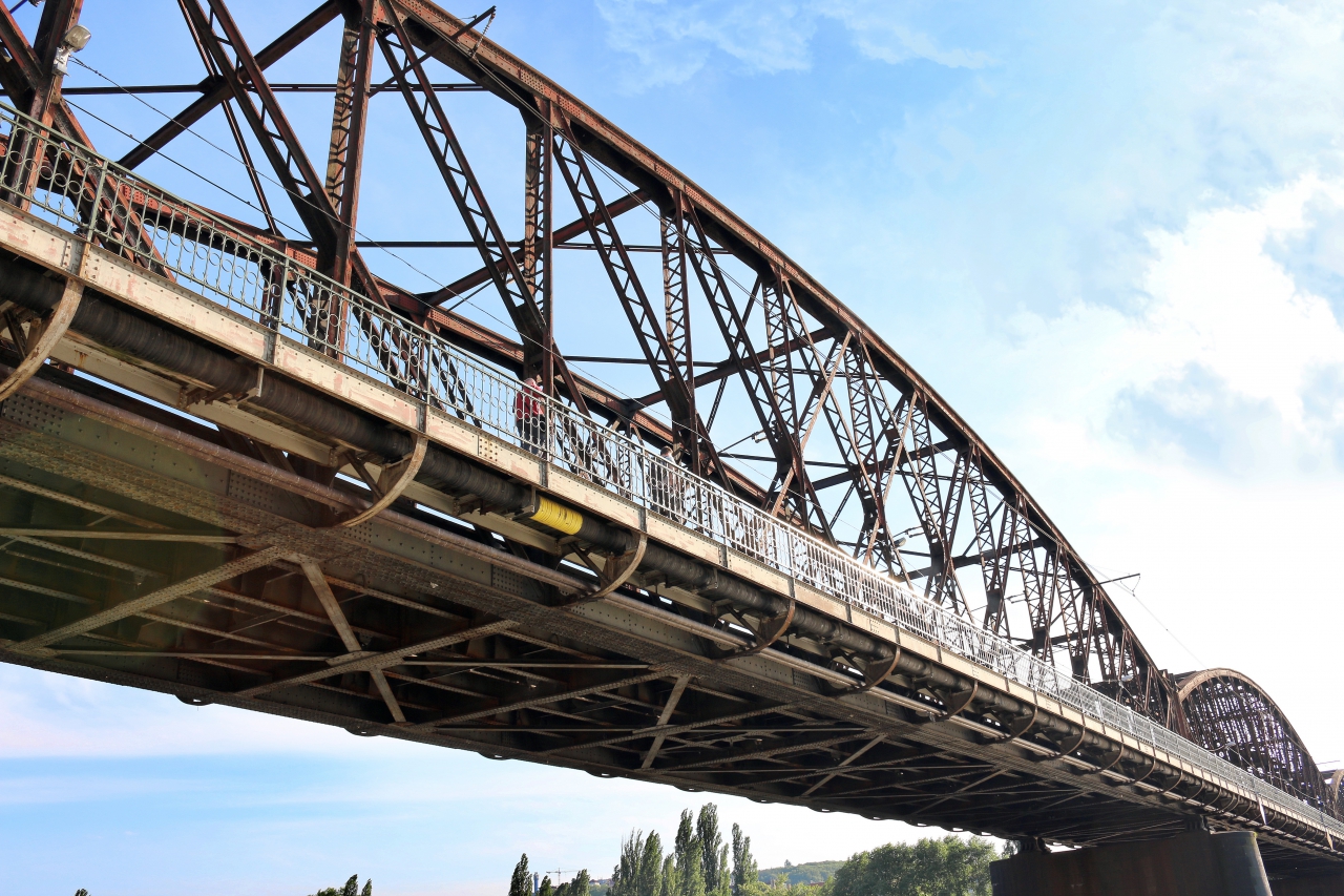 Railway20Bridge20Prague-ID8149-1280x853.jpg